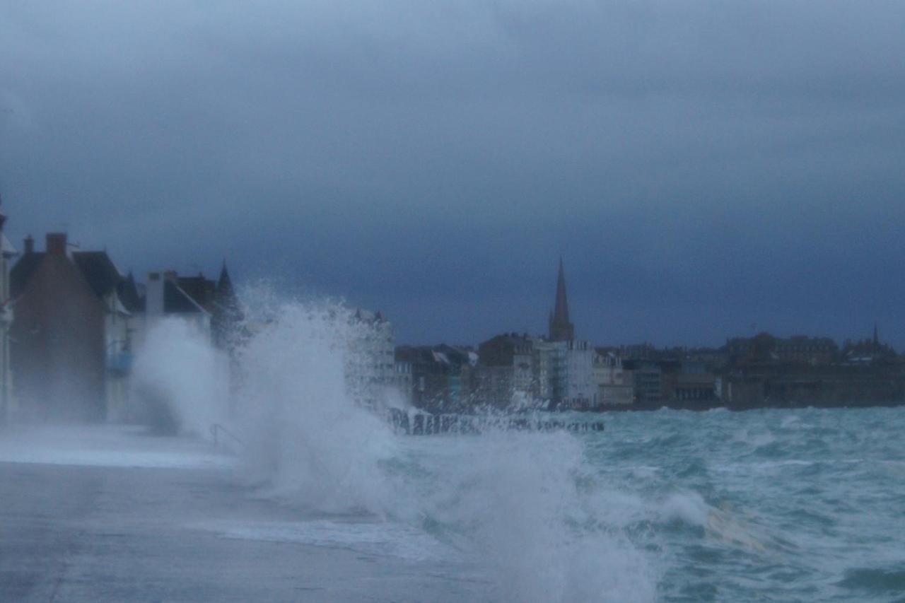 Villa Saint Malo, Le Pont, Maison Plage A 100M Exterior foto